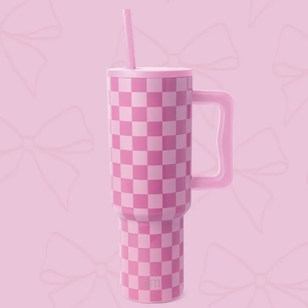 simple modern Valentine’s Day checkered trek